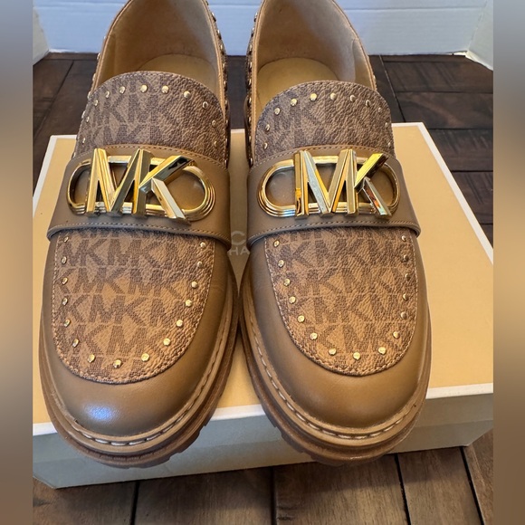 Michael Kors Parker Lug Loafer Studded Tan Gold Chunky Y2K - Picture 5 of 16
